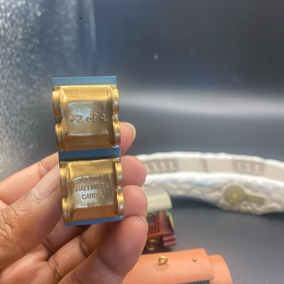 5 PC IN BOXES HALLMARK ORNAMENT TRAIN SET CLAUS & CO R.R. 1991 w Train Trestle - Picture 9 of 12